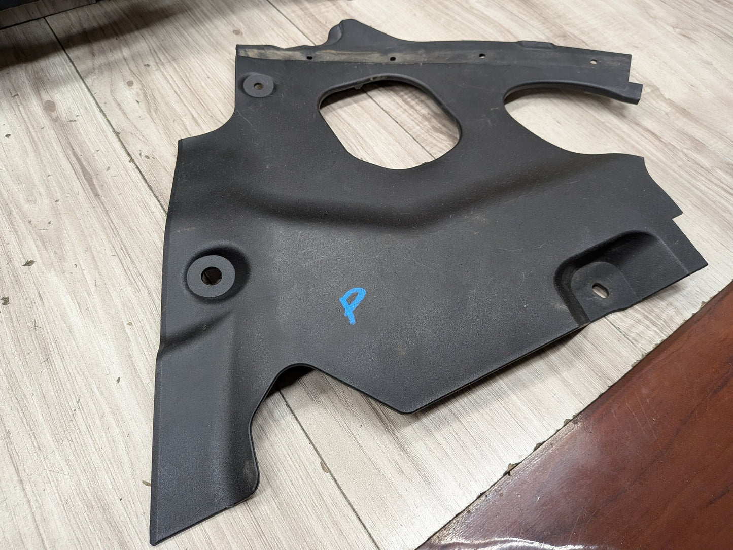 2018-2024 BMW X3 G01 Front Right Passenger Fender Brackets SET 7397492