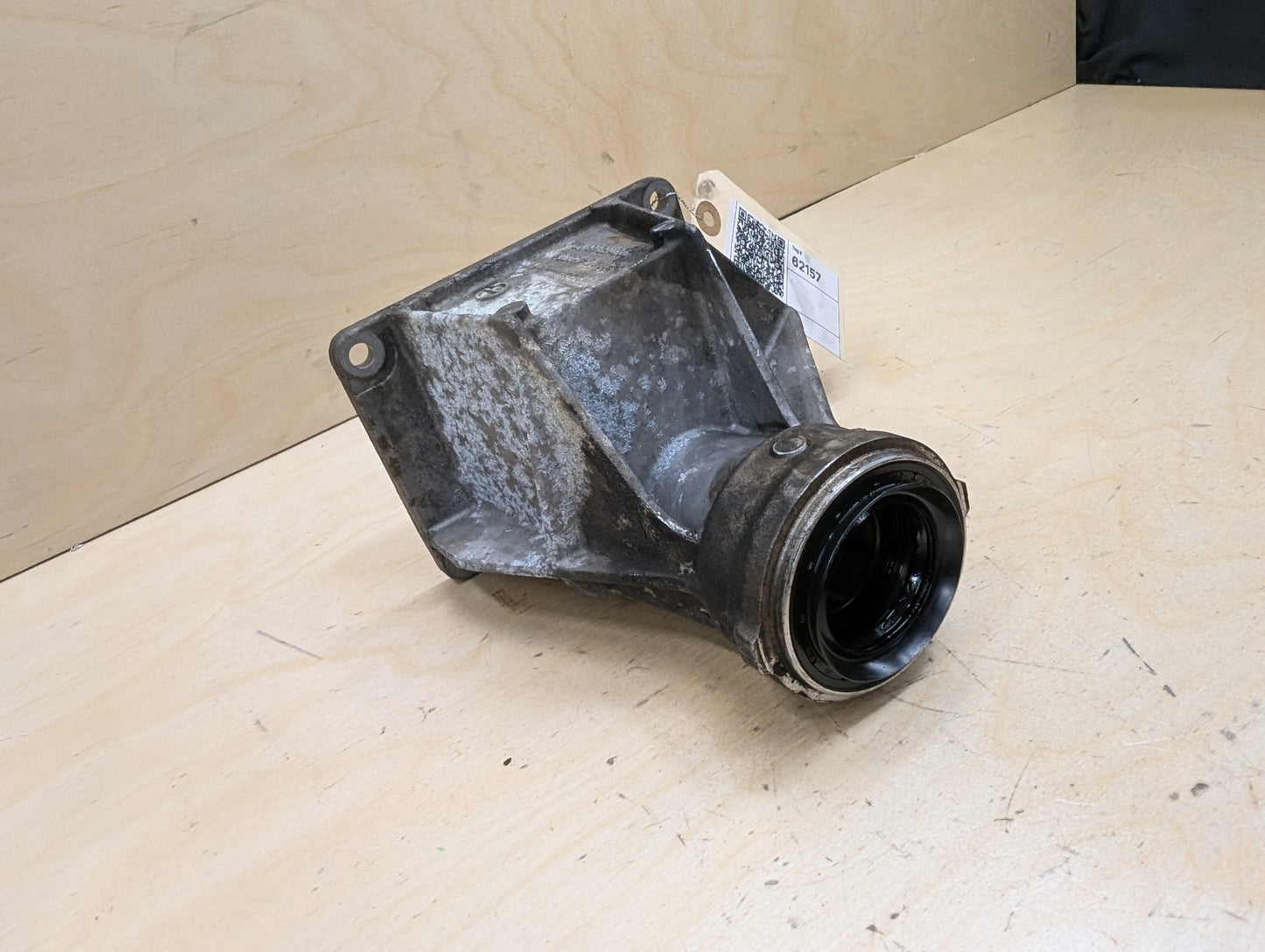 2015-2019 BMW X6 F16 Front Differential Axle Carrier Support Mount Bracket 7568712