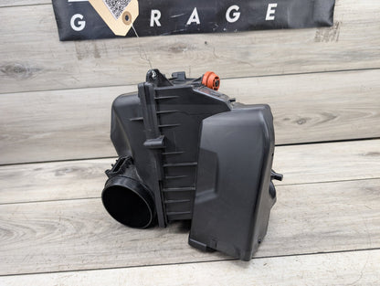 2018 - 2024 BMW X3 G01 Engine Air Filter Box Assembly 8744709 B58B30O1