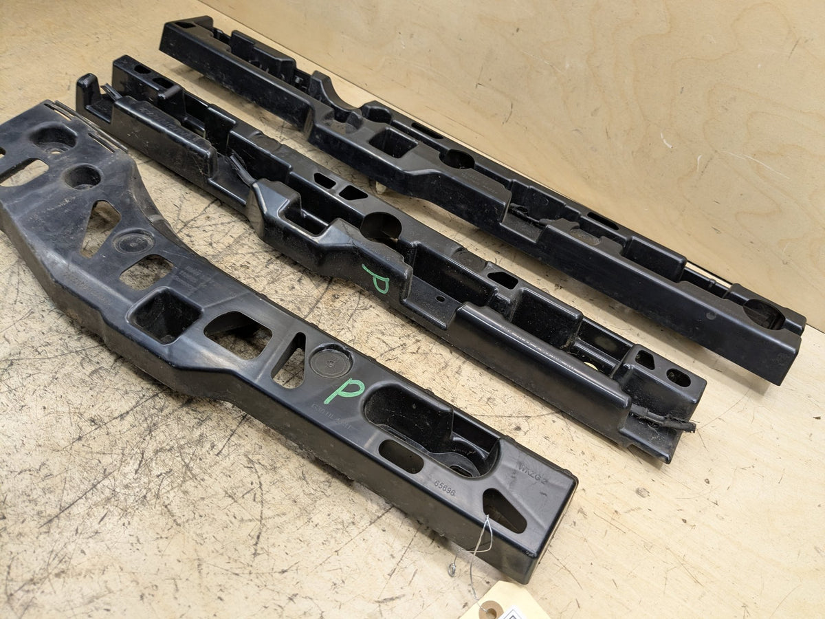 2018-2023 BMW M550i G30 Right Passenger Side Rocker Panel Brackets SET 7387346
