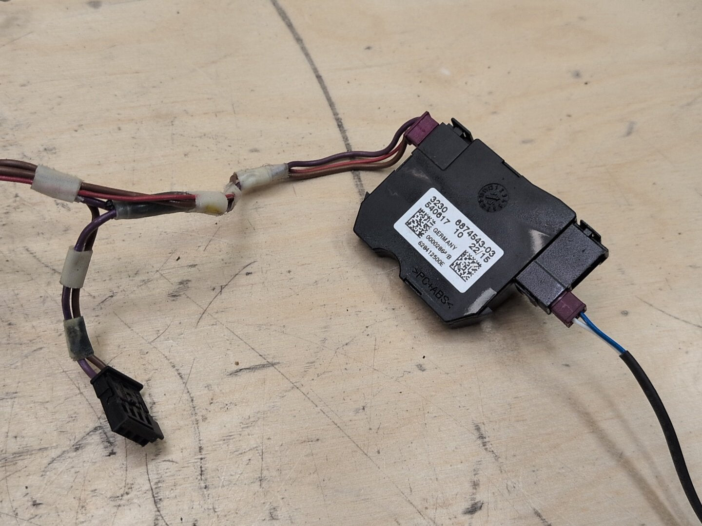 16-19 OEM BMW F90 G11 G12 740 750 Steering Wheel Touch Detection Control Module