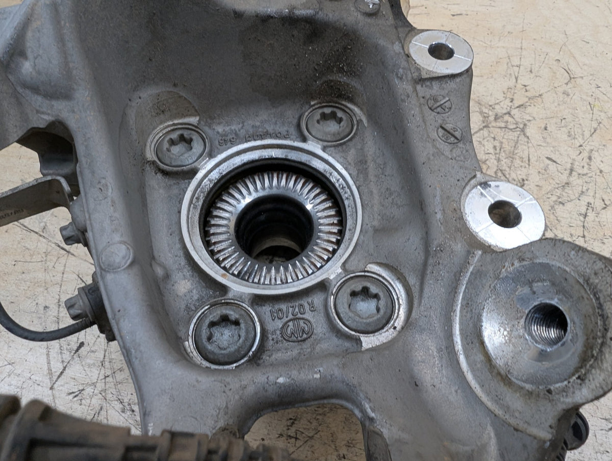 19-25 OEM BMW G20 330 M340 REAR Right Passenger Side Knuckle Hub Spindle Bearing