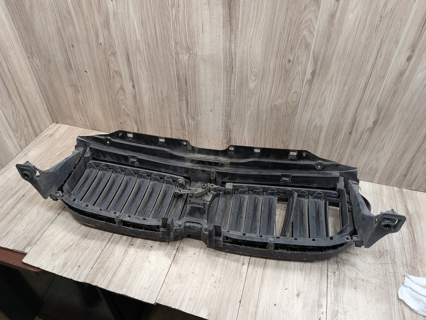 NOTE 17-20 BMW M550i G30 Front Bumper Radiator Air Flap Shutter w/ Kidney Grille