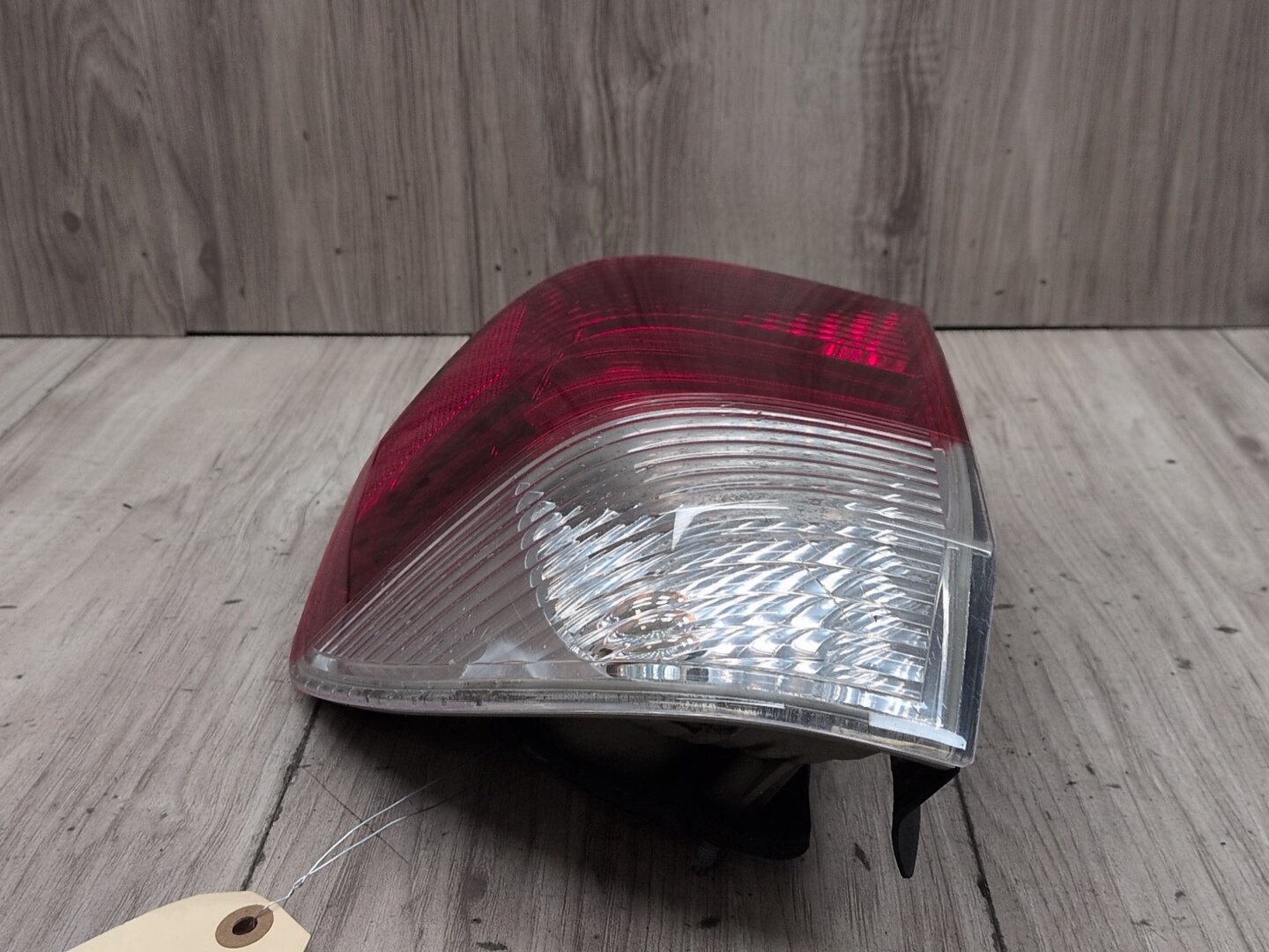 2004-2010 BMW X3 E83 Rear Right Passenger Outer Tail Light 7162212