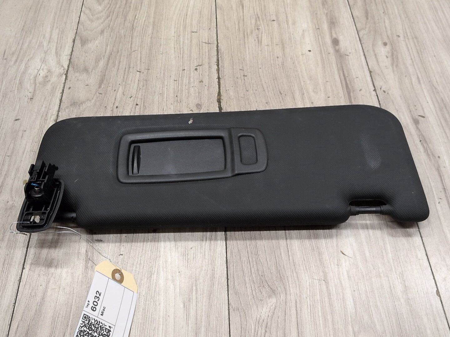 2018-2024 BMW X3 G01 Front Right Passenger Sun Visor 8971074