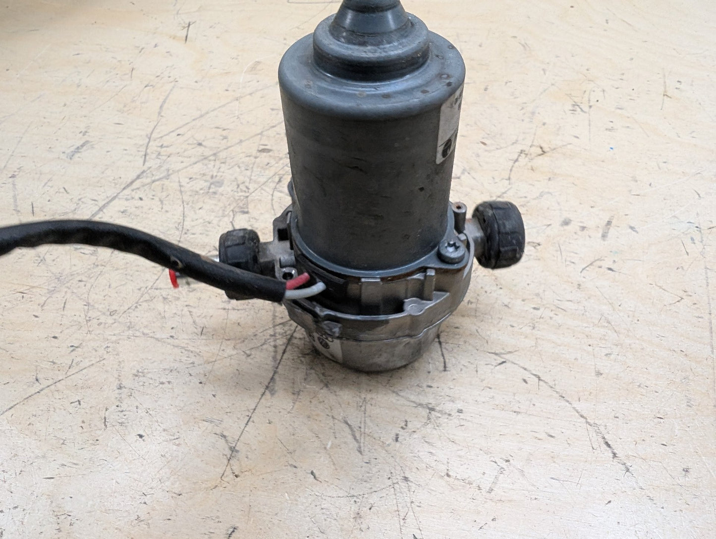 02-15 Audi A4 A5 A6 Q7 RS5 S4 S5 S6 Power Brake Booster Vacuum Pump 8E0927317H