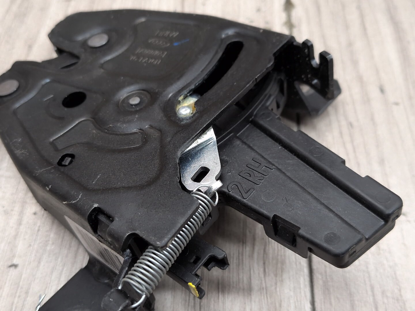 2019 - 2026 BMW X5 G05 Lower Liftgate Tailgate Lock Latch Actuator 7475462 N63B44M3