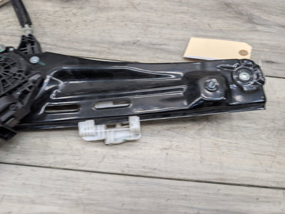 2011 - 2017 BMW X3 F25 Front Right Passenger Door Window Glass Regulator w/ Motor 4880168 N55B30M0