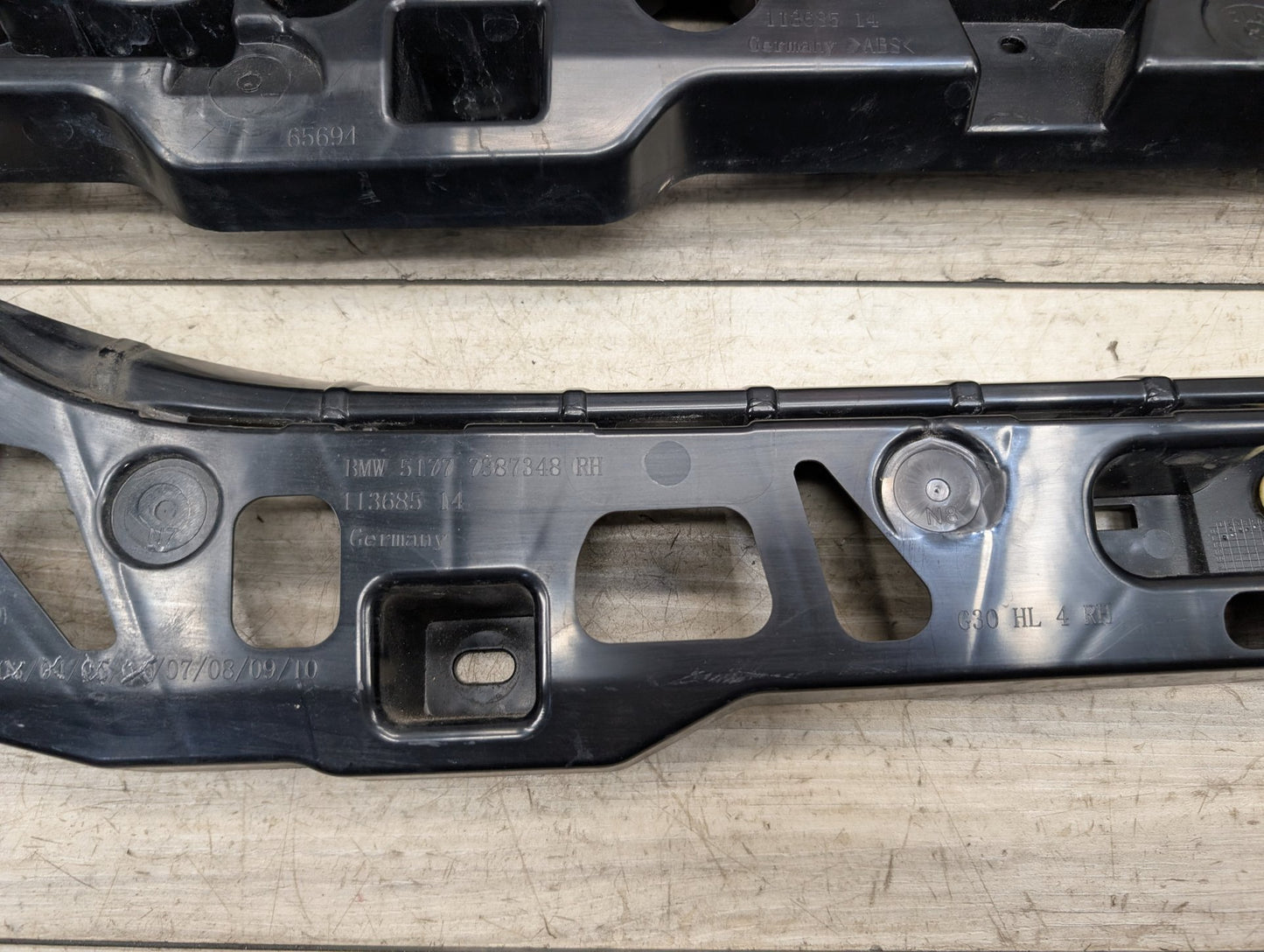 2016-2022 BMW 750Li G12 Right Passenger Side Skirt Rocker Panel Brackets SET 7387348