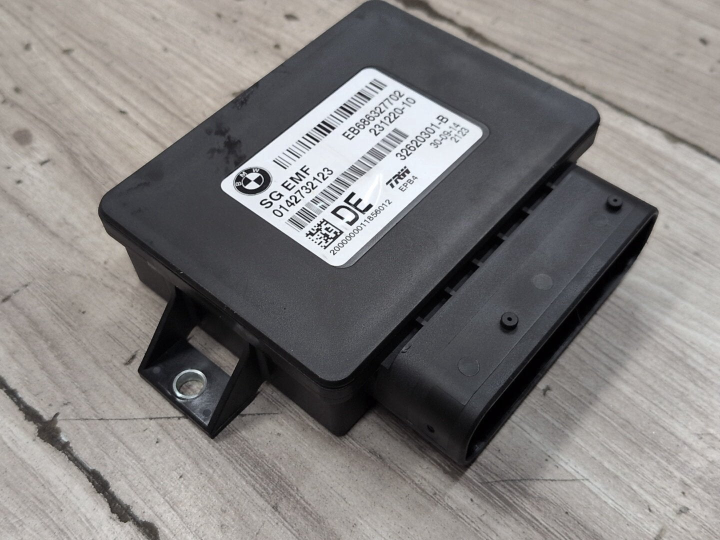 2012-2018 BMW M6 F06 Electric Emergency Parking Brake Module 6863277