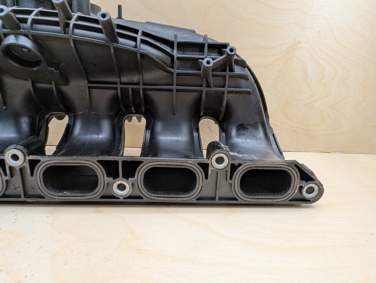 06-12 OEM BMW E82 E88 135 E90 E92 E93 335 F01 F02 740 Engine N54 Intake Manifold