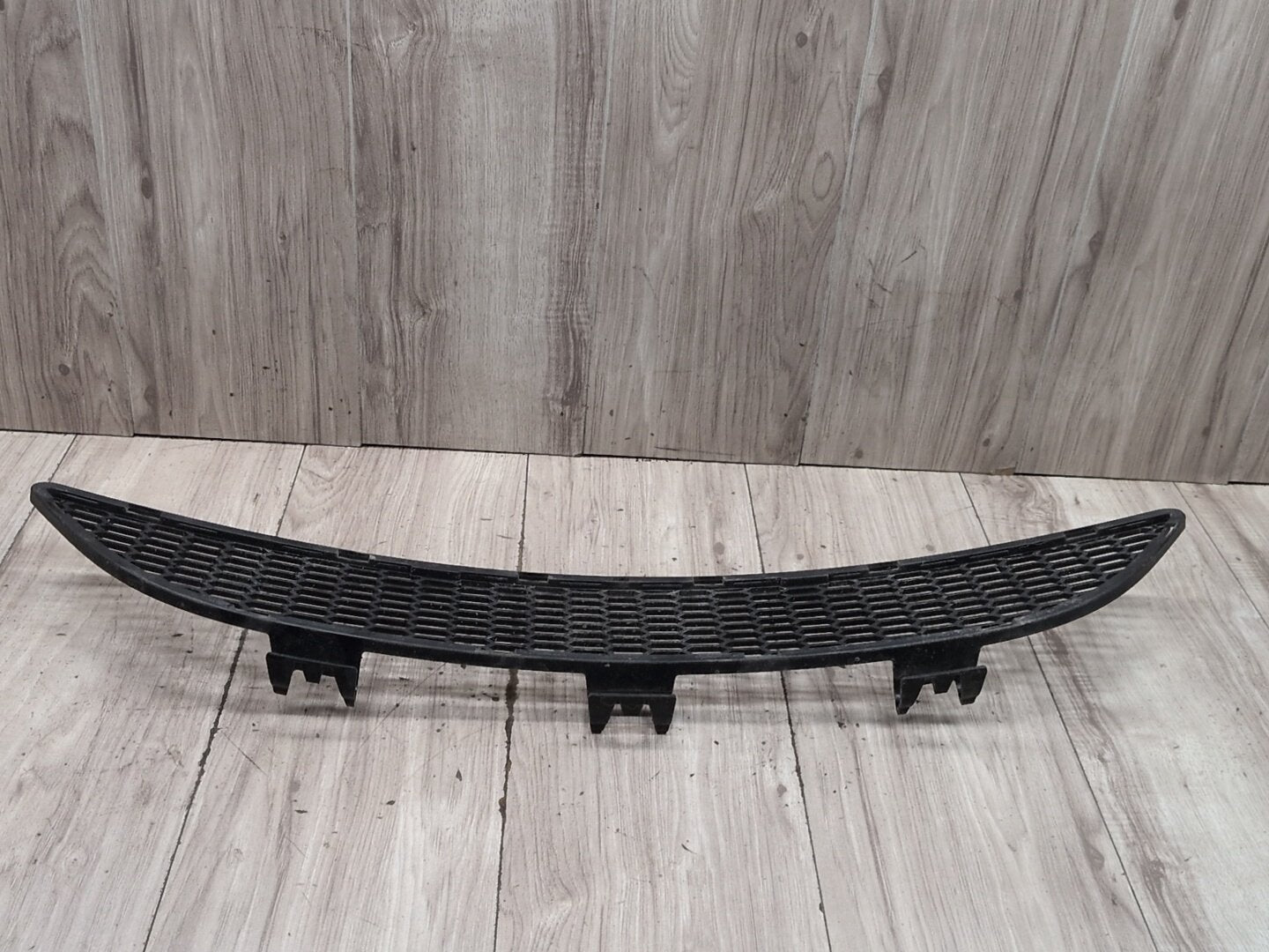 2004-2010 BMW M6 E64 Front Middle Center Bumper Cover Grille 7898287 OEM