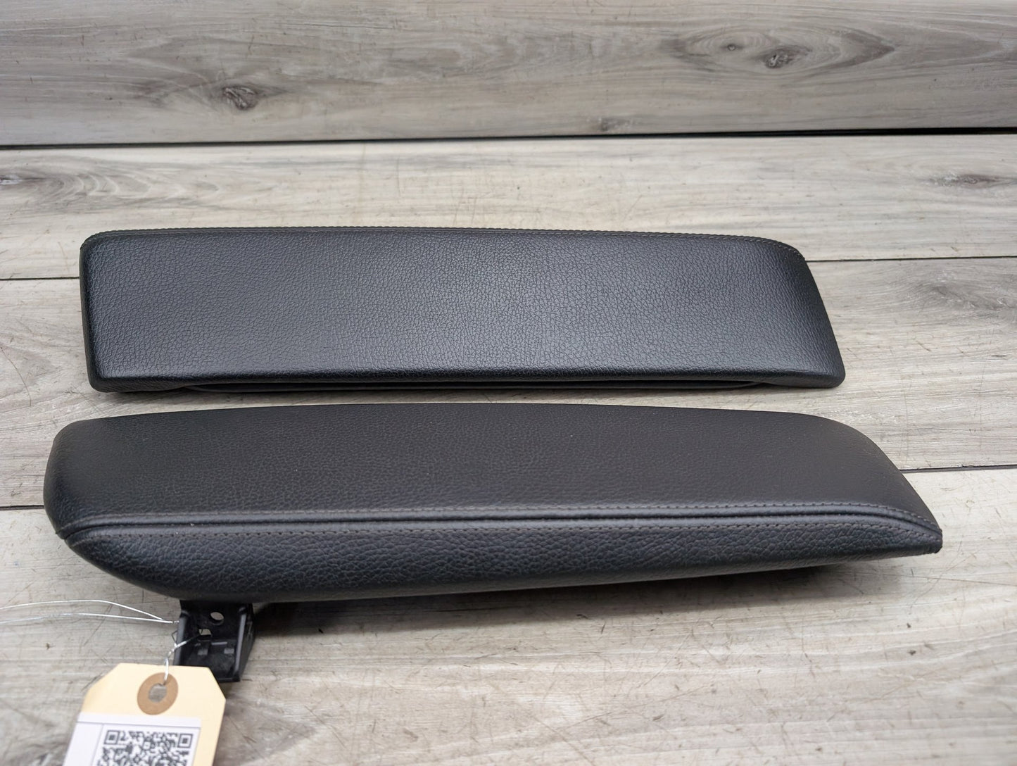 2017-2023 BMW M550i xDrive G30 Center Console Armrest Arm Rest 9382234