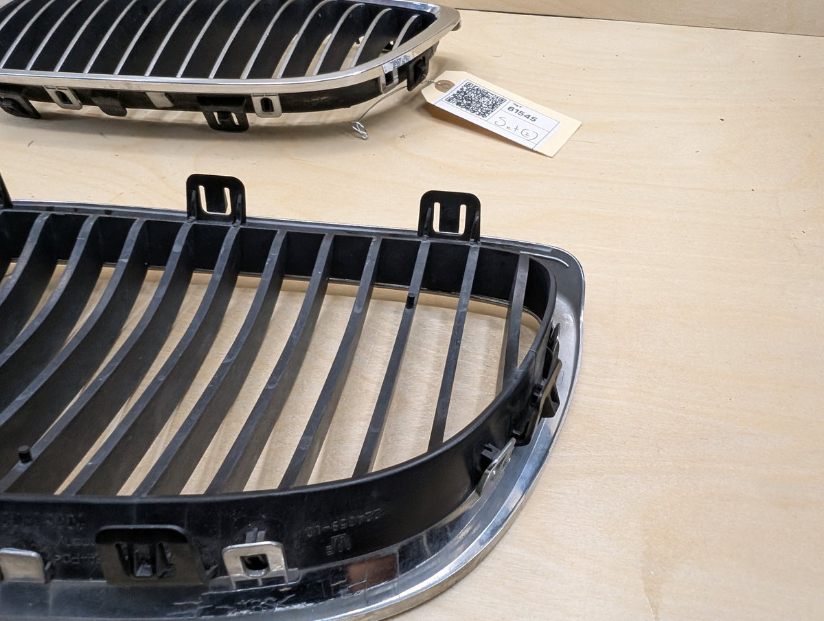 2007-2013 BMW 328i E93 Front Left Right Upper Bumper Cover Kidney Grilles SET 7157277