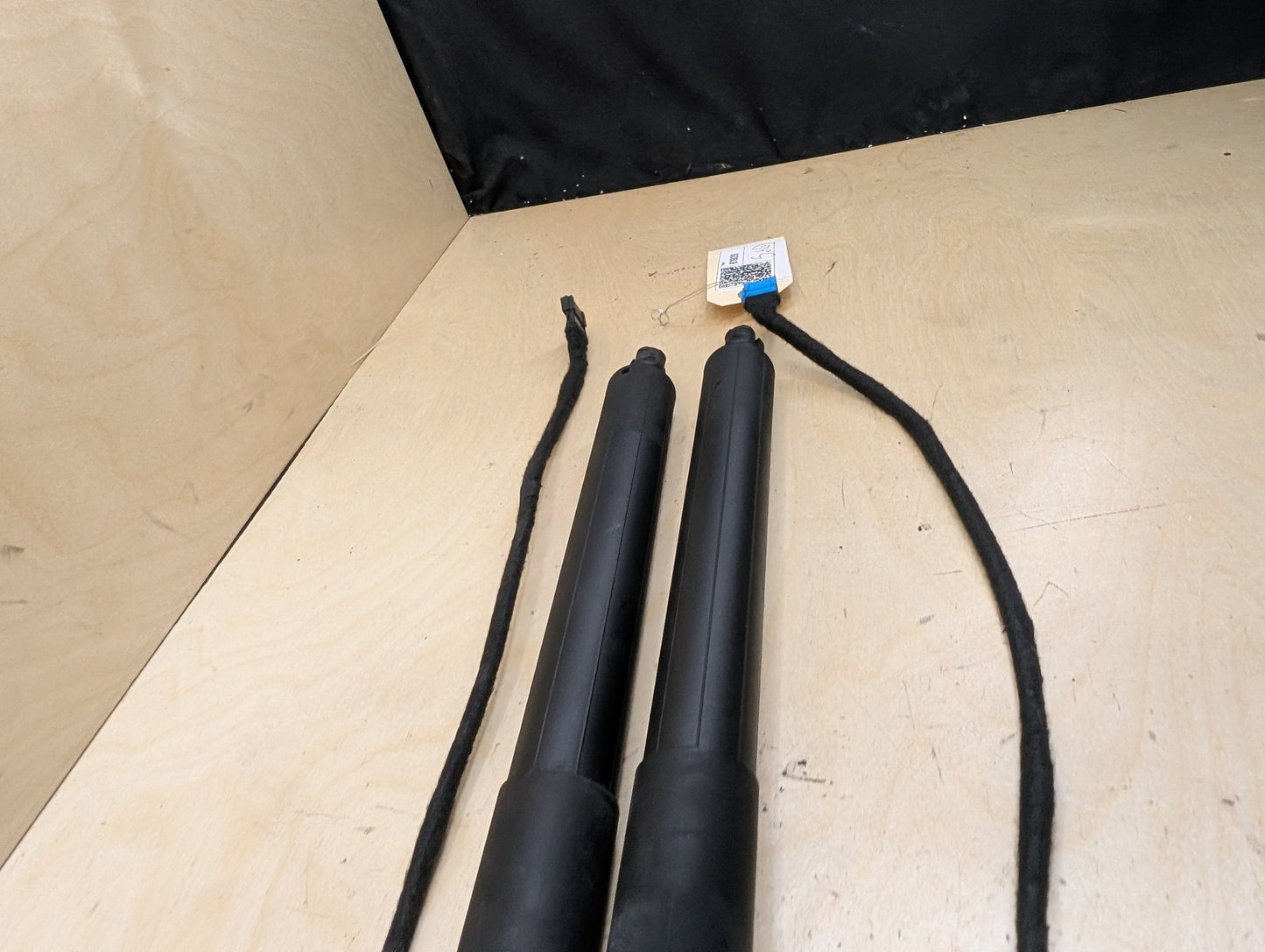 11-17 OEM BMW F25 X3 Rear Left Right Trunk Liftgate Hatch Shock Strut Supports