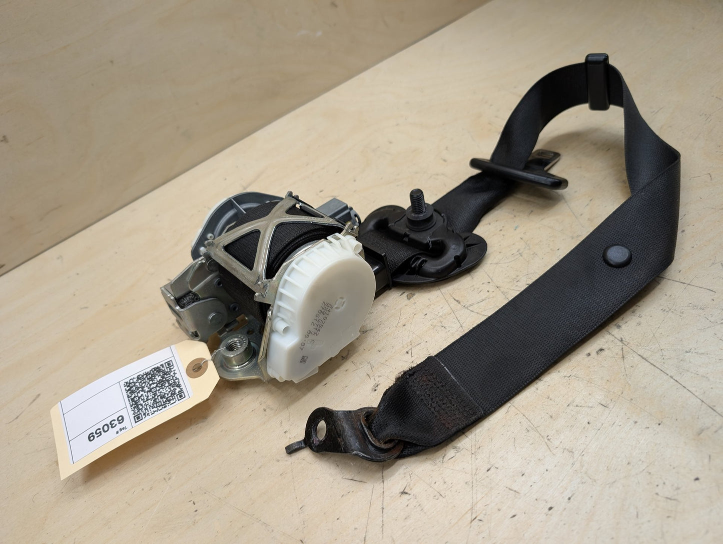 12-20 OEM BMW F30 F36 F80 M3 Front Left Driver Side Seatbelt Retractor Black