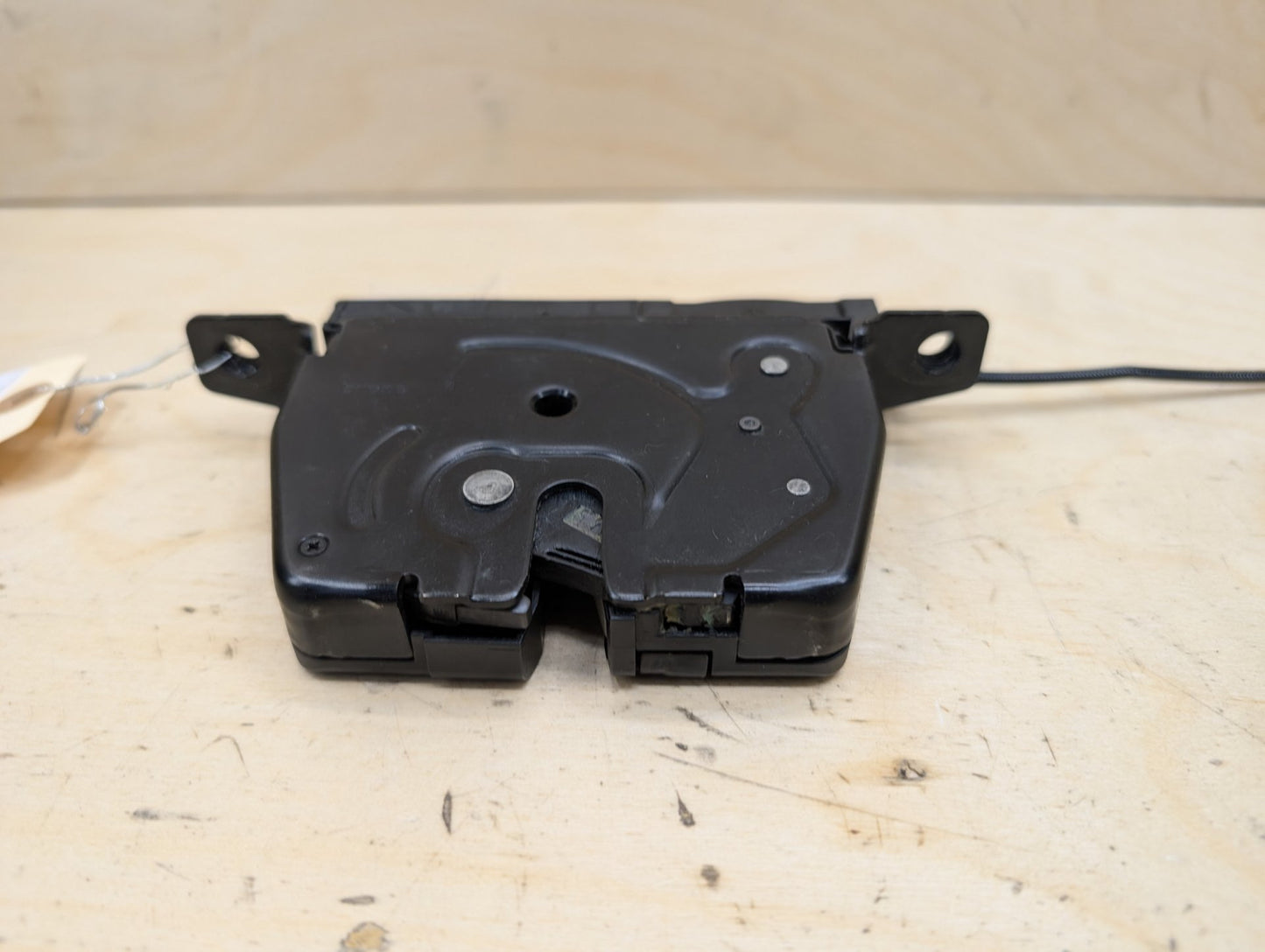 2012-2018 BMW 328i F30 Liftgate Trunk Lid Liftgate Lock Latch Actuator 7224692