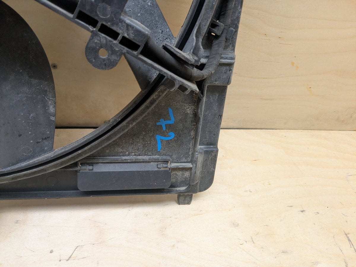 2015-2018 BMW X5 F85 Radiator Fan Shroud Housing w/ Motor 7647371
