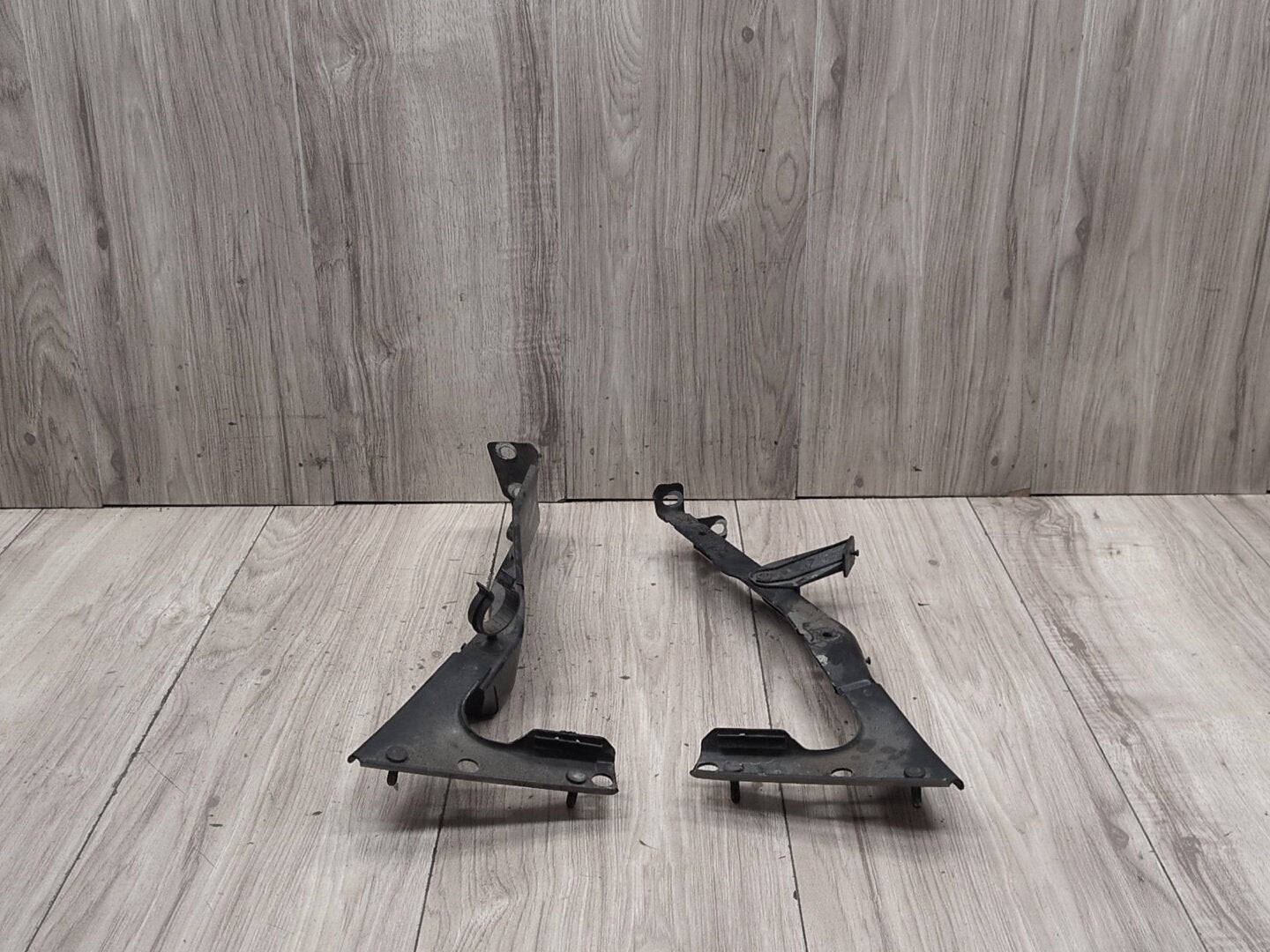 2008-2017 Audi S5 8T Front Left Right Fender Brackets SET 8T0821135C