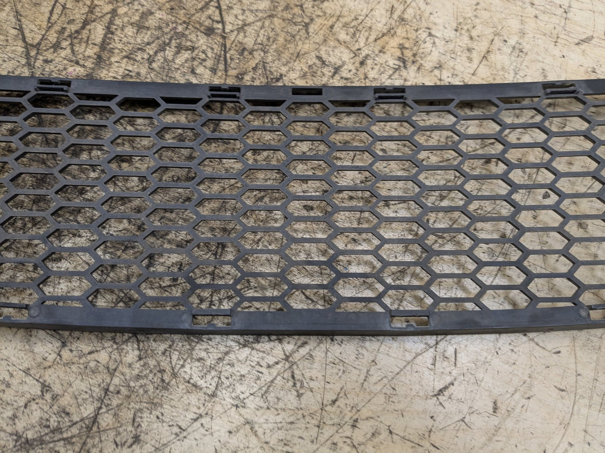 2008-2013 BMW 135i E88 Front Middle Center Bumper Cover Grille 8045432 OEM
