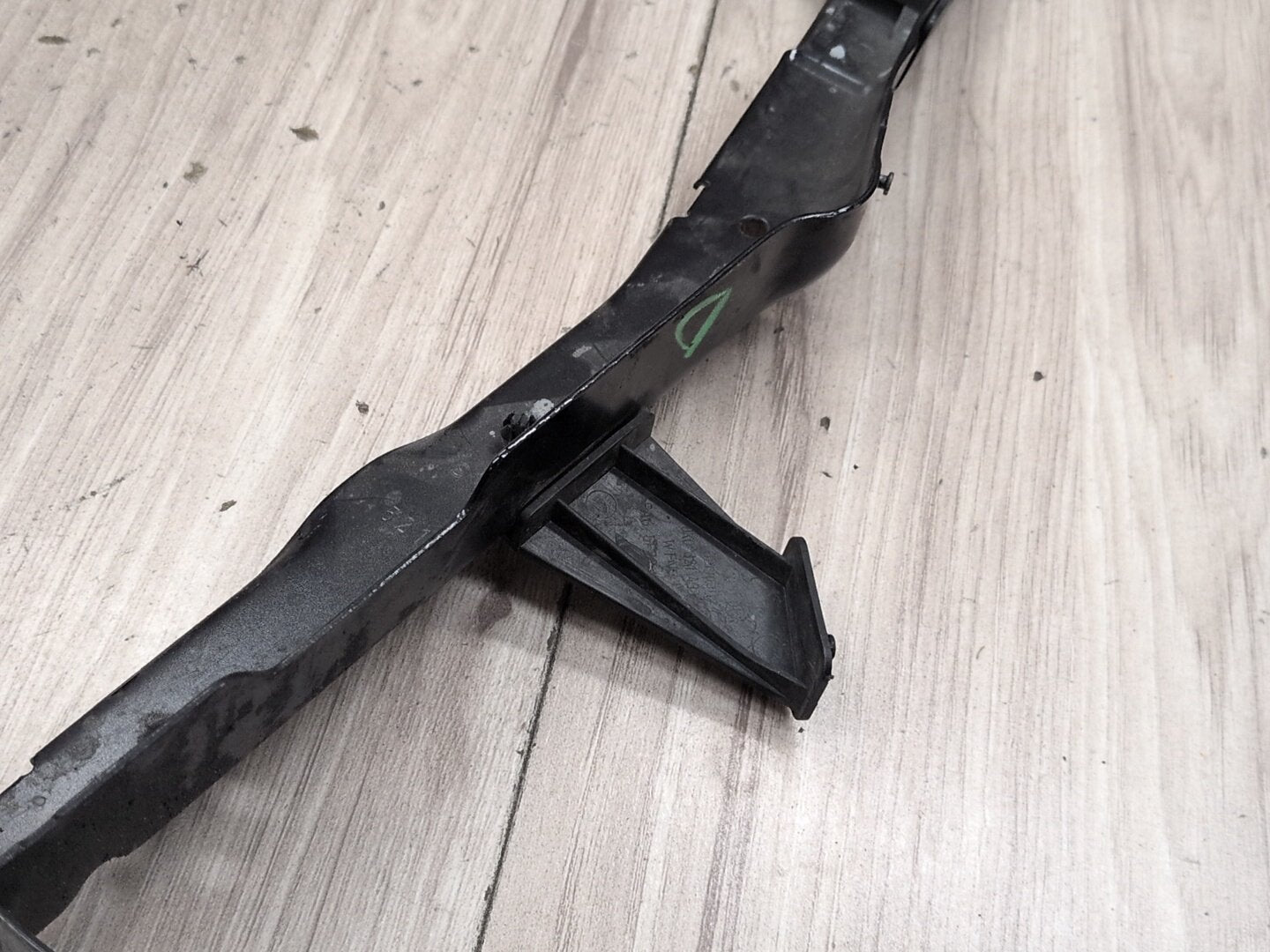 2008-2017 Audi S5 8T Front Left Right Fender Brackets SET 8T0821135C