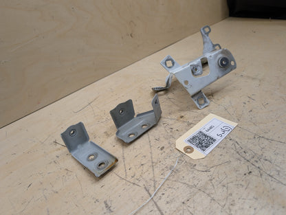 2016-2022 BMW 750i G12 Front Right Passenger Fender Brackets SET 7347426
