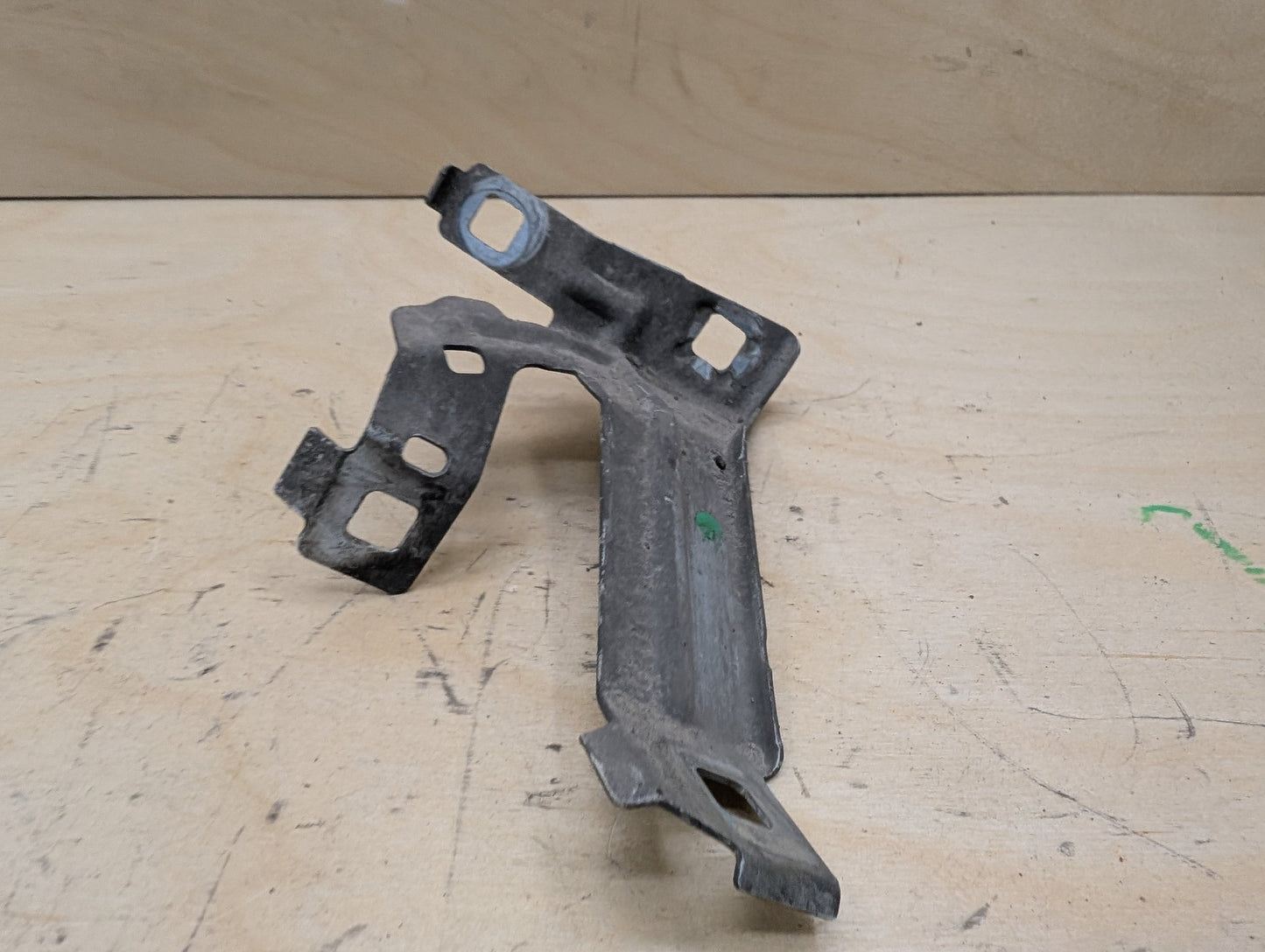 12-20 OEM BMW F30 F32 F33 F36 Front Left Driver Fender Wing Holder Bracket SET