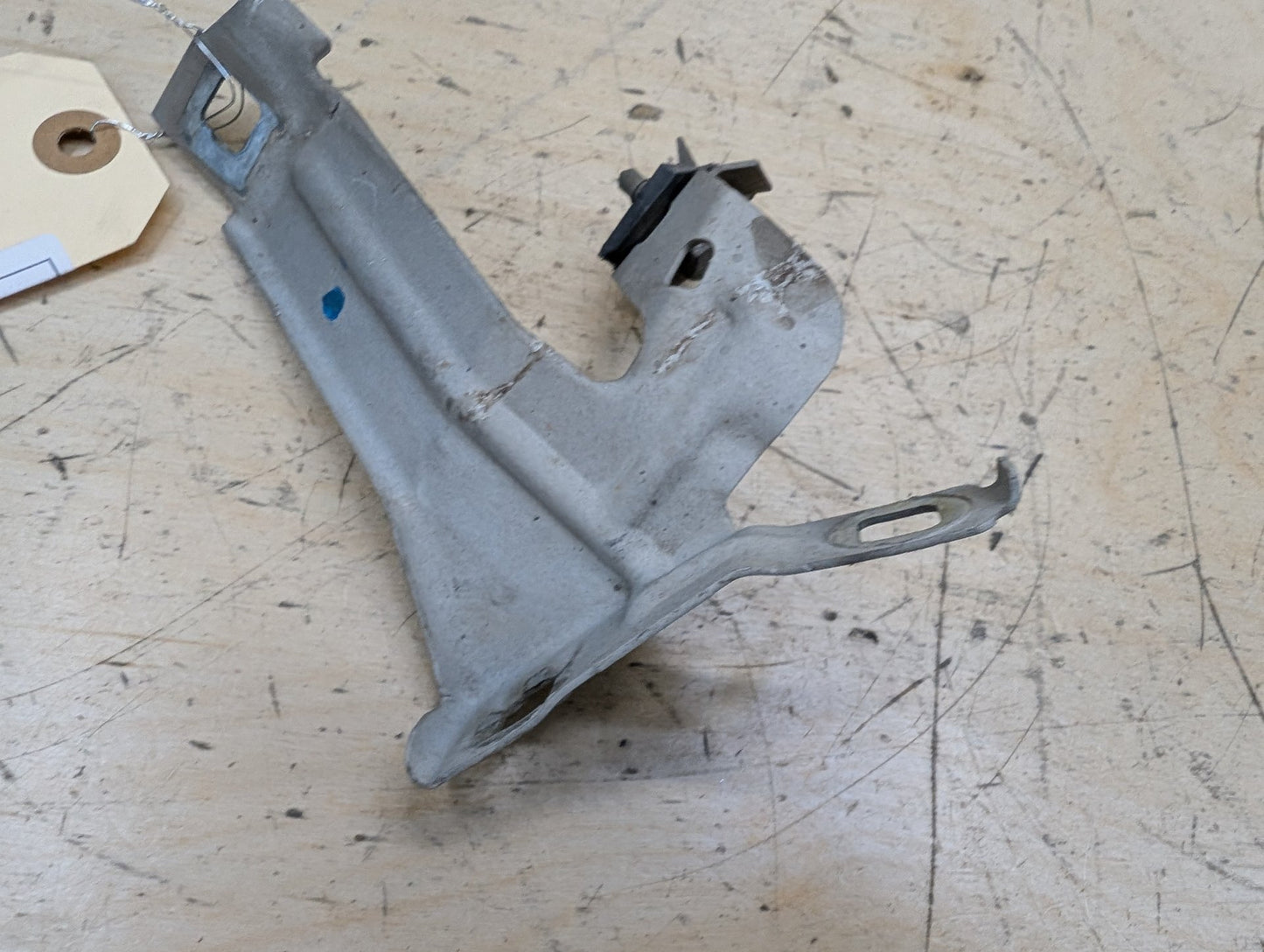 12-20 OEM BMW F30 F32 F33 F36 Front Left Driver Fender Wing Holder Bracket SET