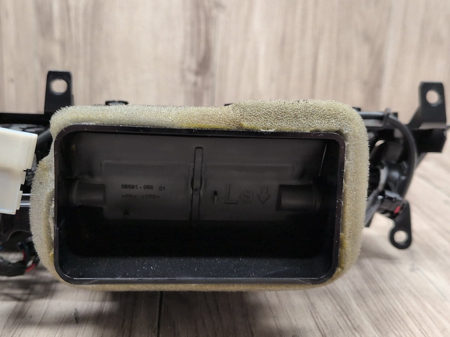 2014 - 2018 BMW X5 F85 Dashboard Dash Board Middle Center Air Vent 9252648 S63B44T2