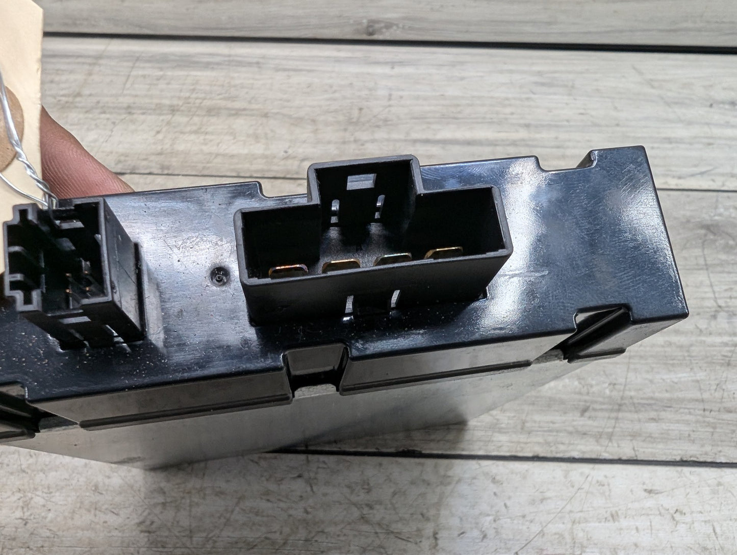 2009-2015 BMW 750Li F02 Voltage Converter Control Module 9247159