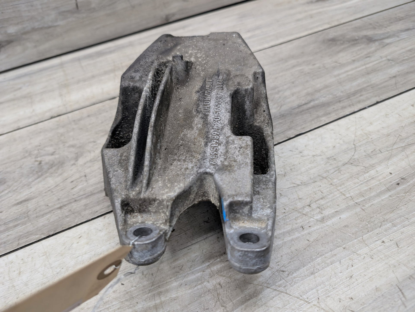 2019 - 2026 BMW 330i G20 Left Driver Engine Bracket Support Mount 6864595 B46B20O1