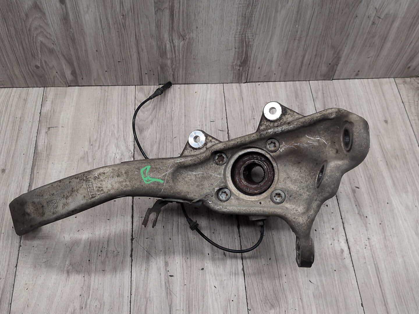 OEM BMW E70 F15 F16 F85 X5 X6 Front Passenger Right Spindle Hub Carrier Knuckle