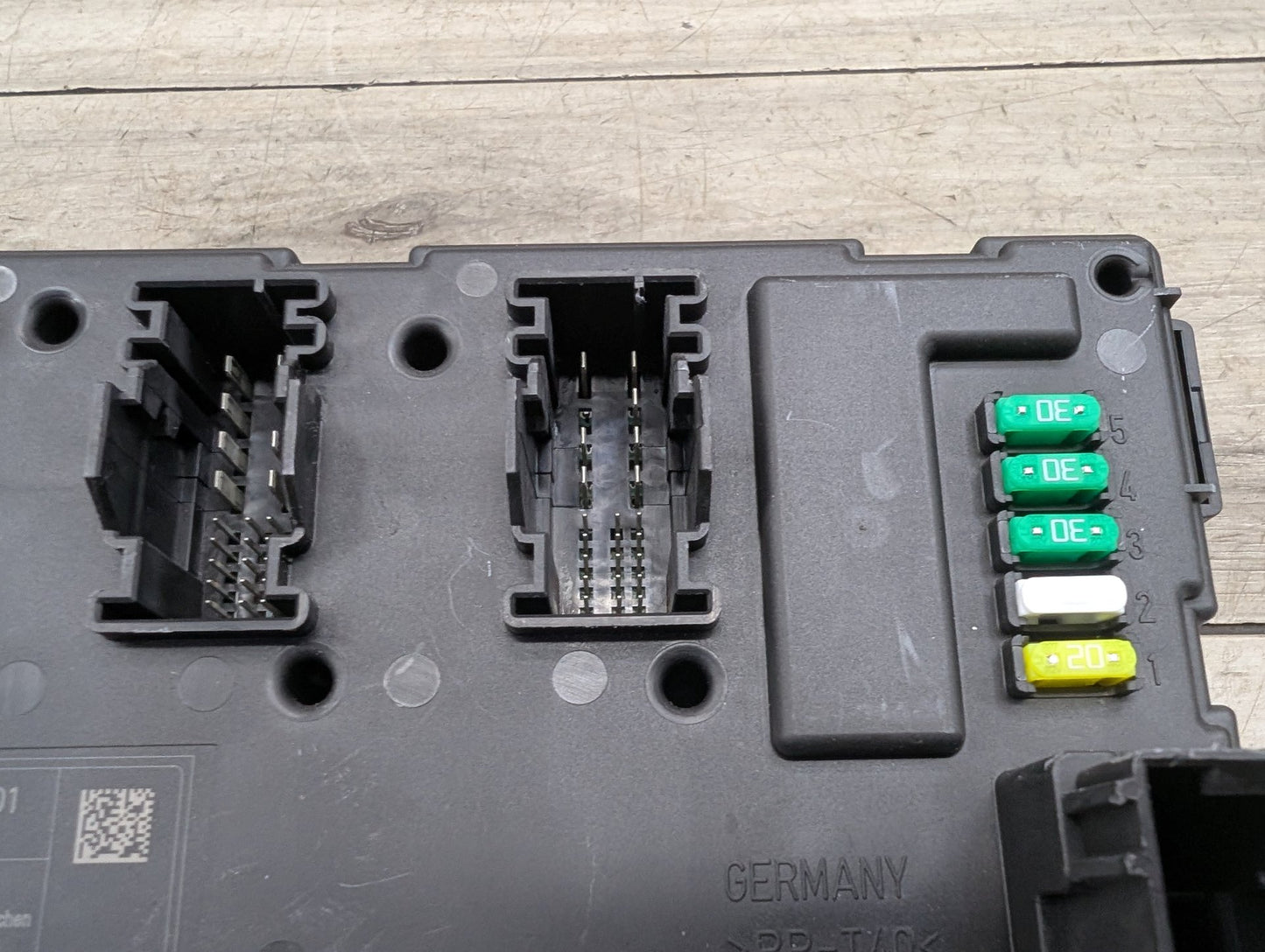 12-18 OEM BMW F30 F32 F82 REM Rear Body Control Unit Electronic Module BCM Box