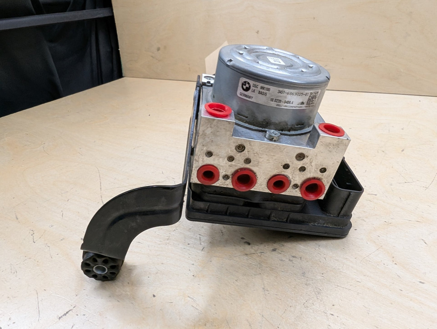 2012-2018 BMW 328i F30 ABS Pump Module 6869726