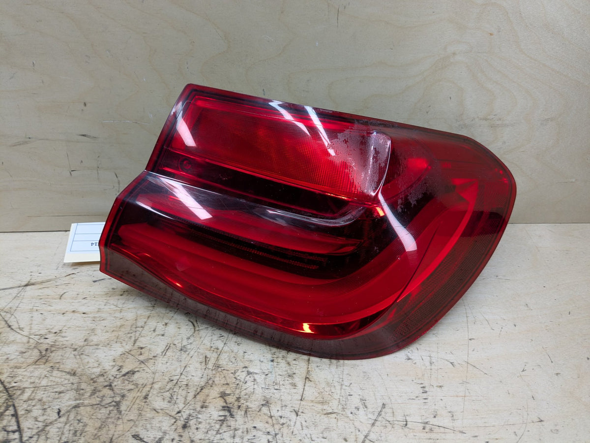 16-19 OEM BMW G11 G12 740 750 M760 B7 Rear Right Passenger Outer LED Tail Light