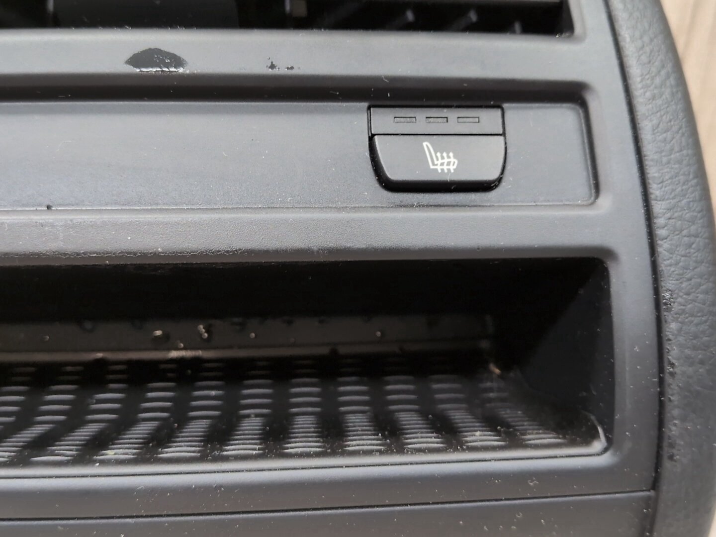 2011 - 2016 BMW 535i F10 Rear Center Console Air Vent Grille 9206664 N55B30A