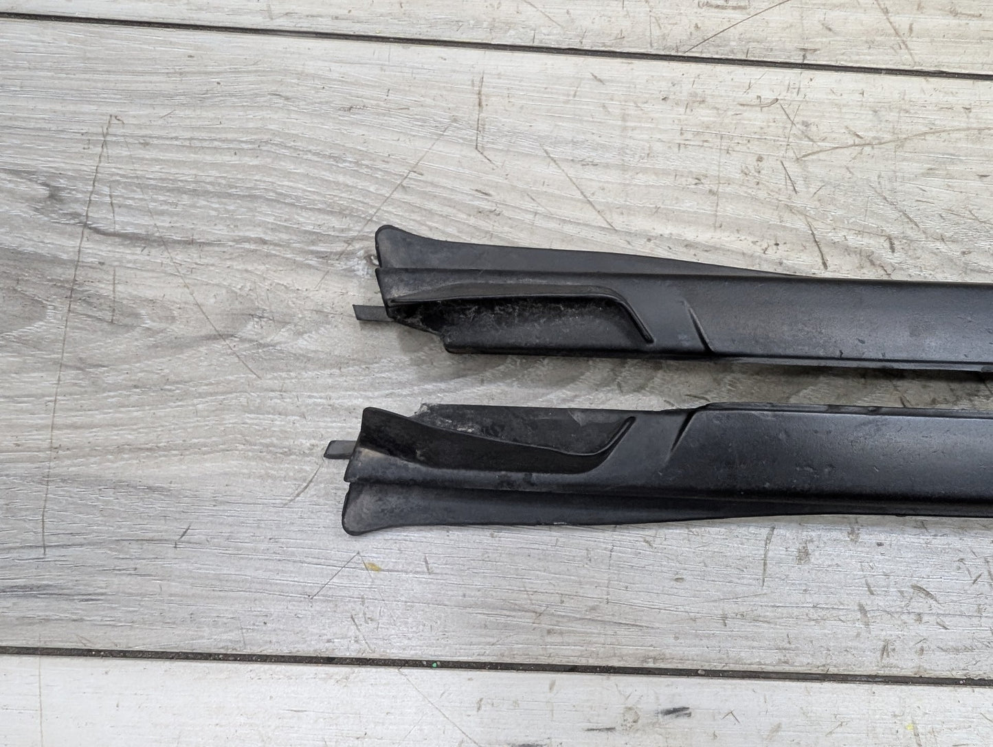2019 - 2026 BMW 330i G20 Front Left Right Side Windshield Drip Trim Molding SET 7427874 B46B20O1
