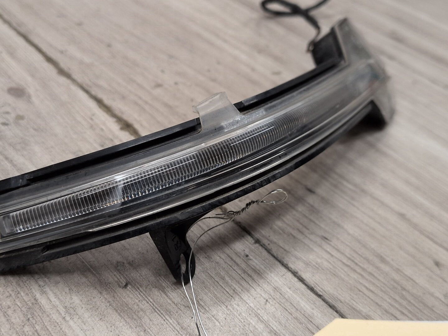 2010 - 2015 BMW 750i F01 Front Right Passenger Turn Signal Light Indicator 7308536 N63B44O1