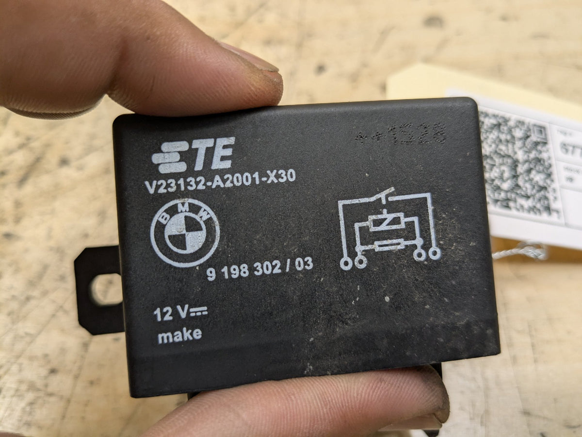 OEM BMW F10 F13 F02 F30 F32 F80 F82 F85 M3 M4 M6 Cooling Fan Relay Control 130A