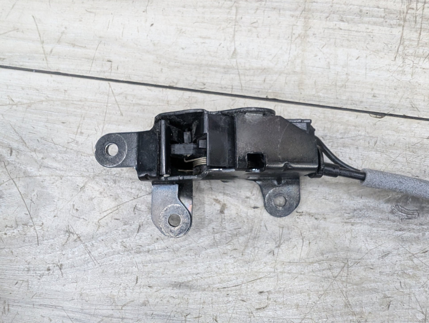 2014-2018 BMW X5 F15 Lower Liftgate Tailgate Lock Latch Actuator SET 7351058