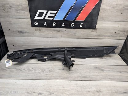 2018 - 2024 BMW X3 G01 Right Passenger Engine Bay Cover Panel Seal Trim 7397492 B58B30O1