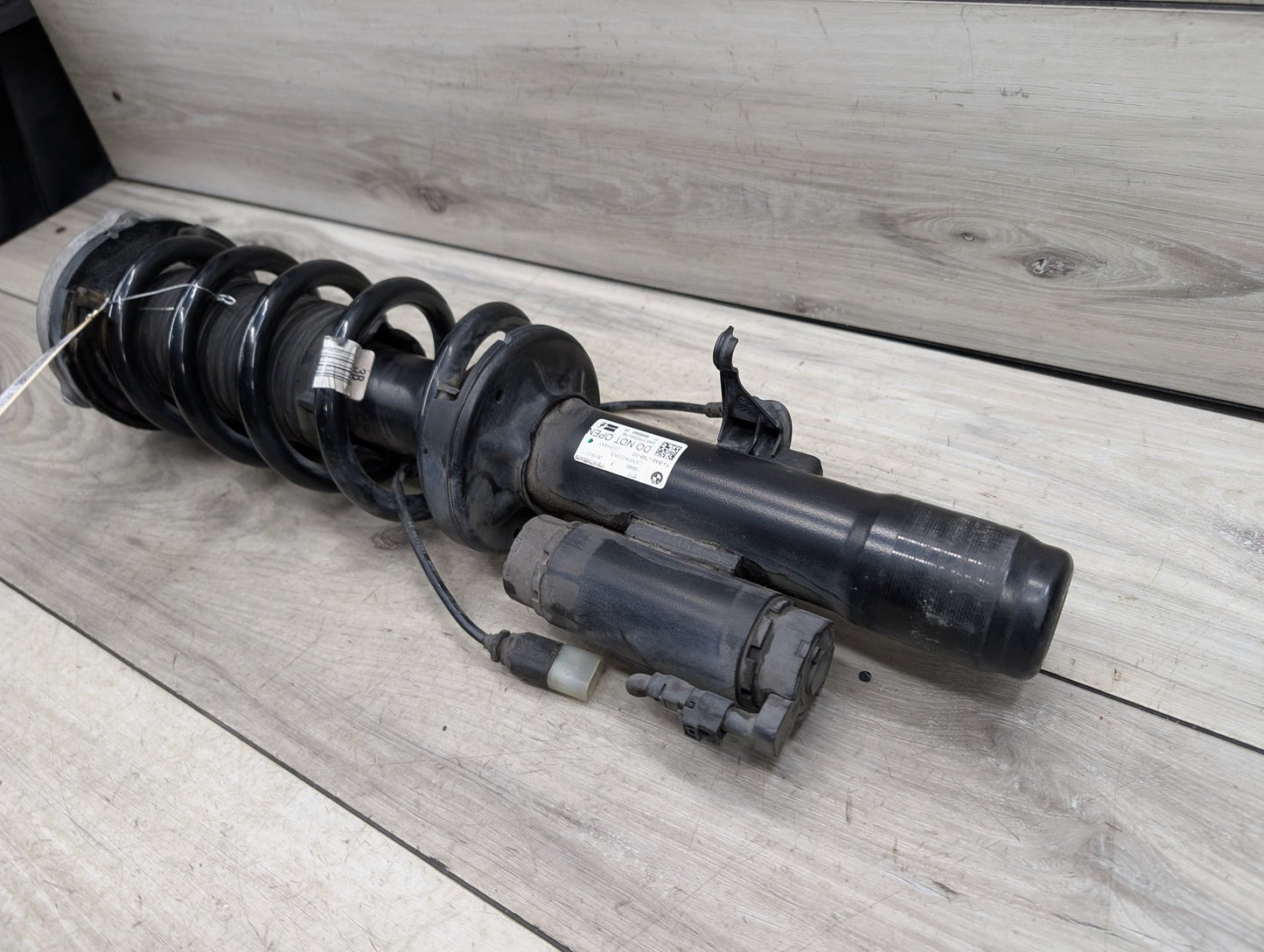 17-23 OEM BMW G30 M550iX Front Left Driver Spring Strut Shock Absorber VDC