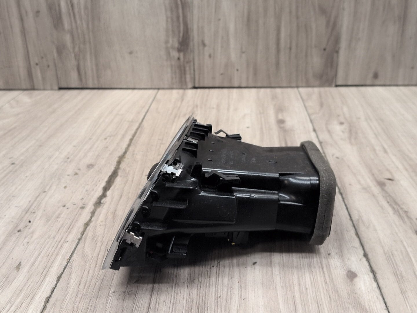 2015-2018 Audi Q3 8U Dashboard Dash Board Right Passenger Air Vent 8U1820902B