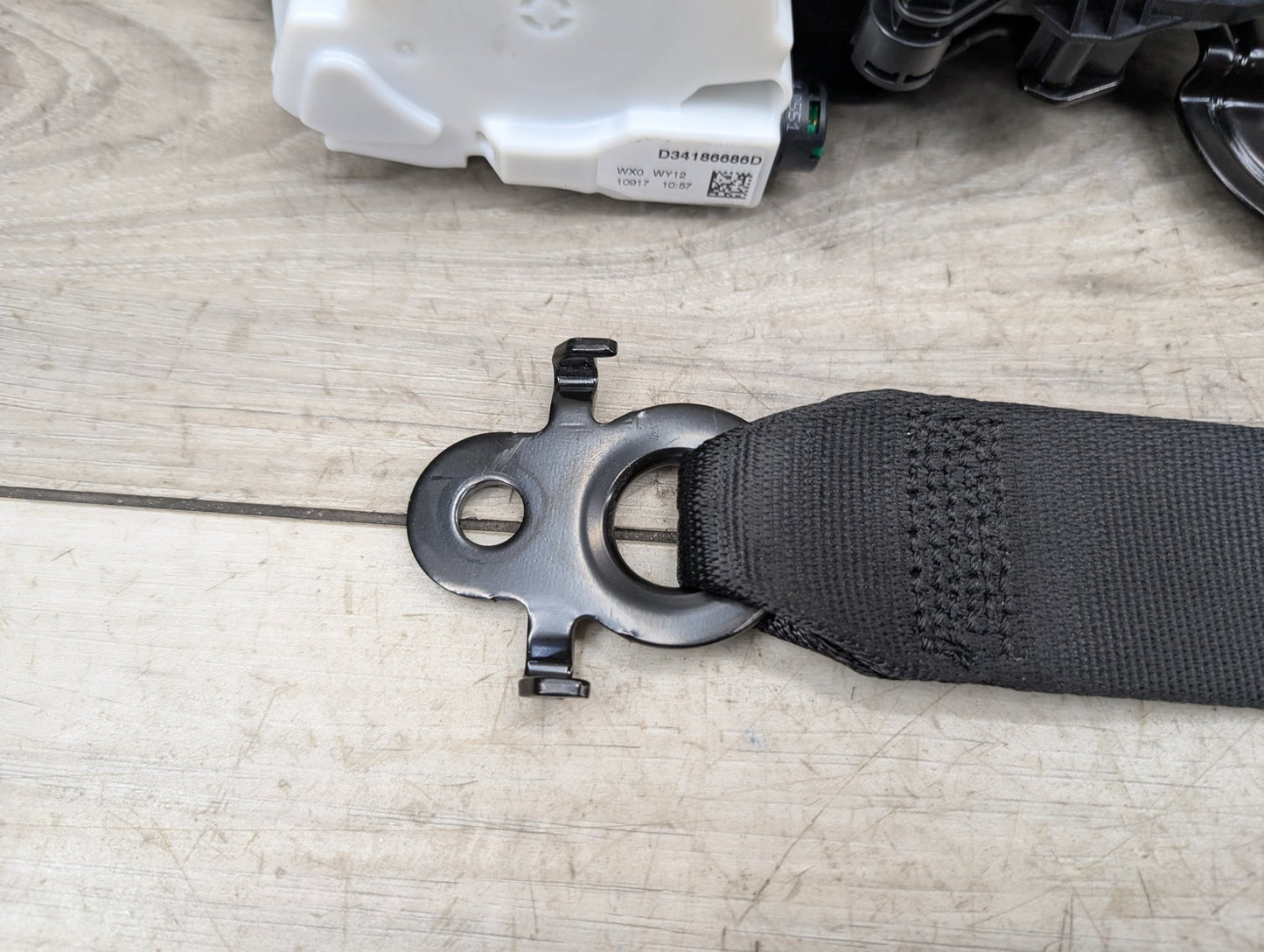 17-23 OEM BMW F90 G30 530 540 M550 M5 Front Left Driver Seatbelt Retractor Black