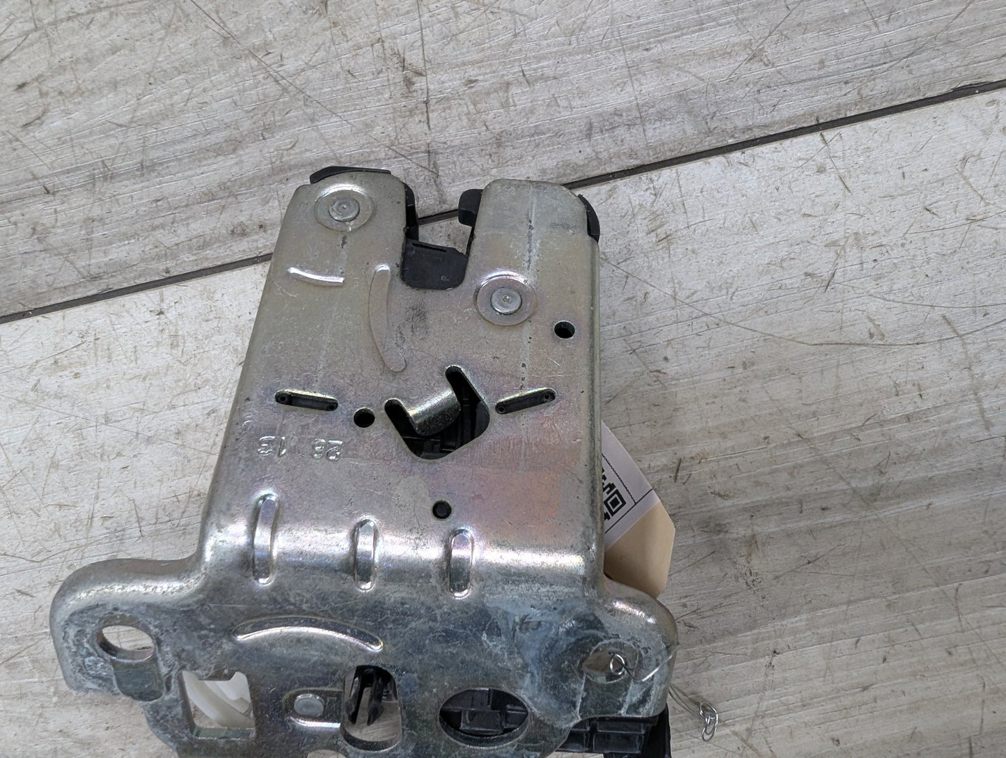 2009 - 2017 Audi Q5 8R Liftgate Trunk Lid Liftgate Lock Latch Actuator 8R0827505 EA888