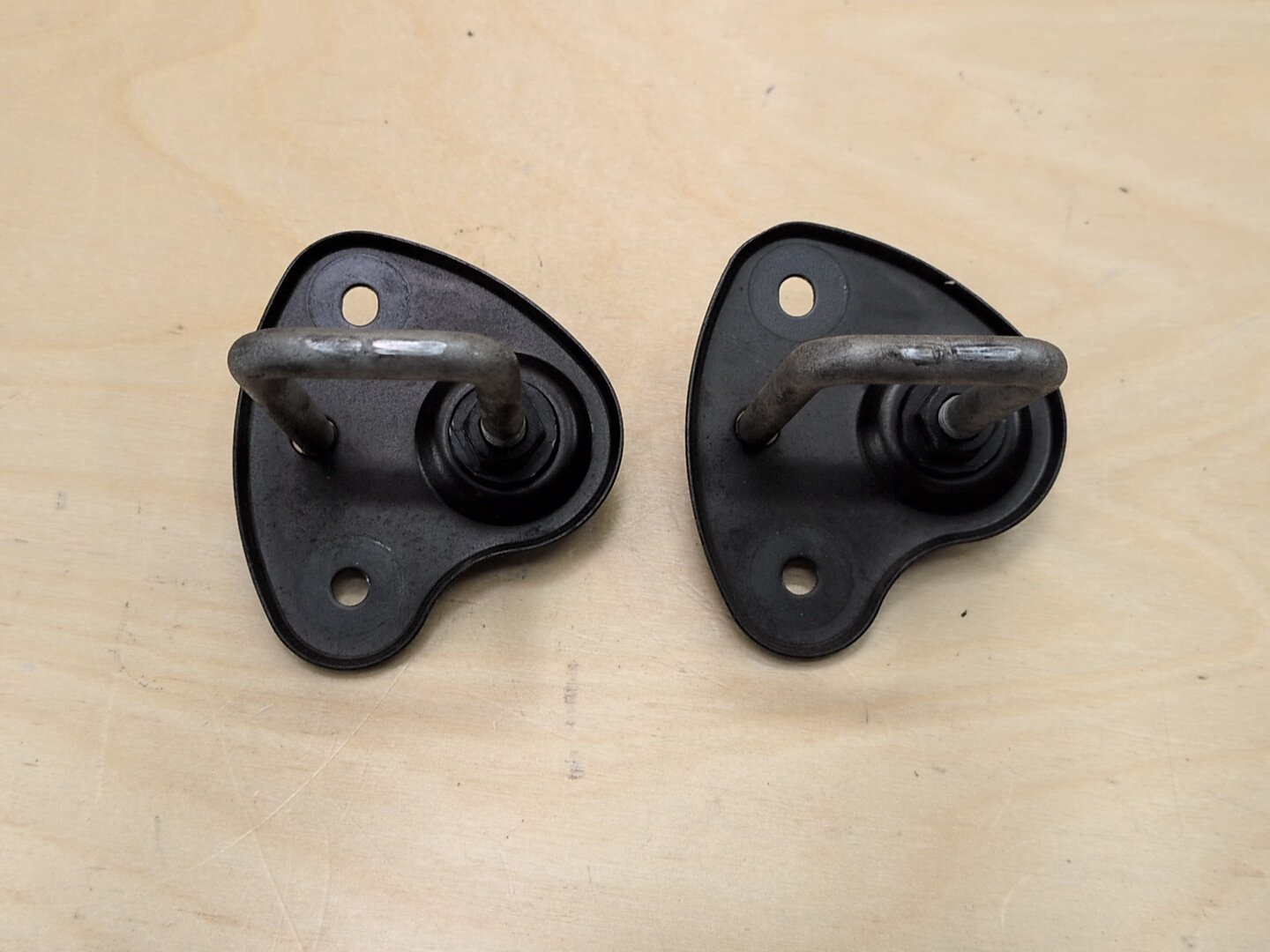 OEM BMW F90 F97 G01 G05 G06 G07 G12* G30 X3 X5 Hood Safety Latch Hook Pair SET