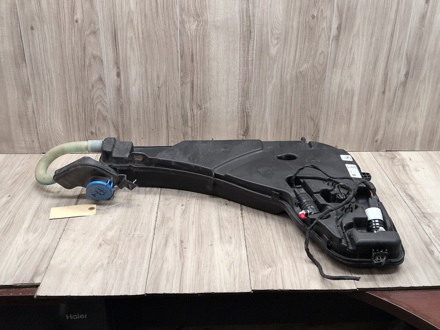 2019 - 2026 BMW X5 G05 Windshield Reservoir Tank Assembly 7499828 N63B44M3