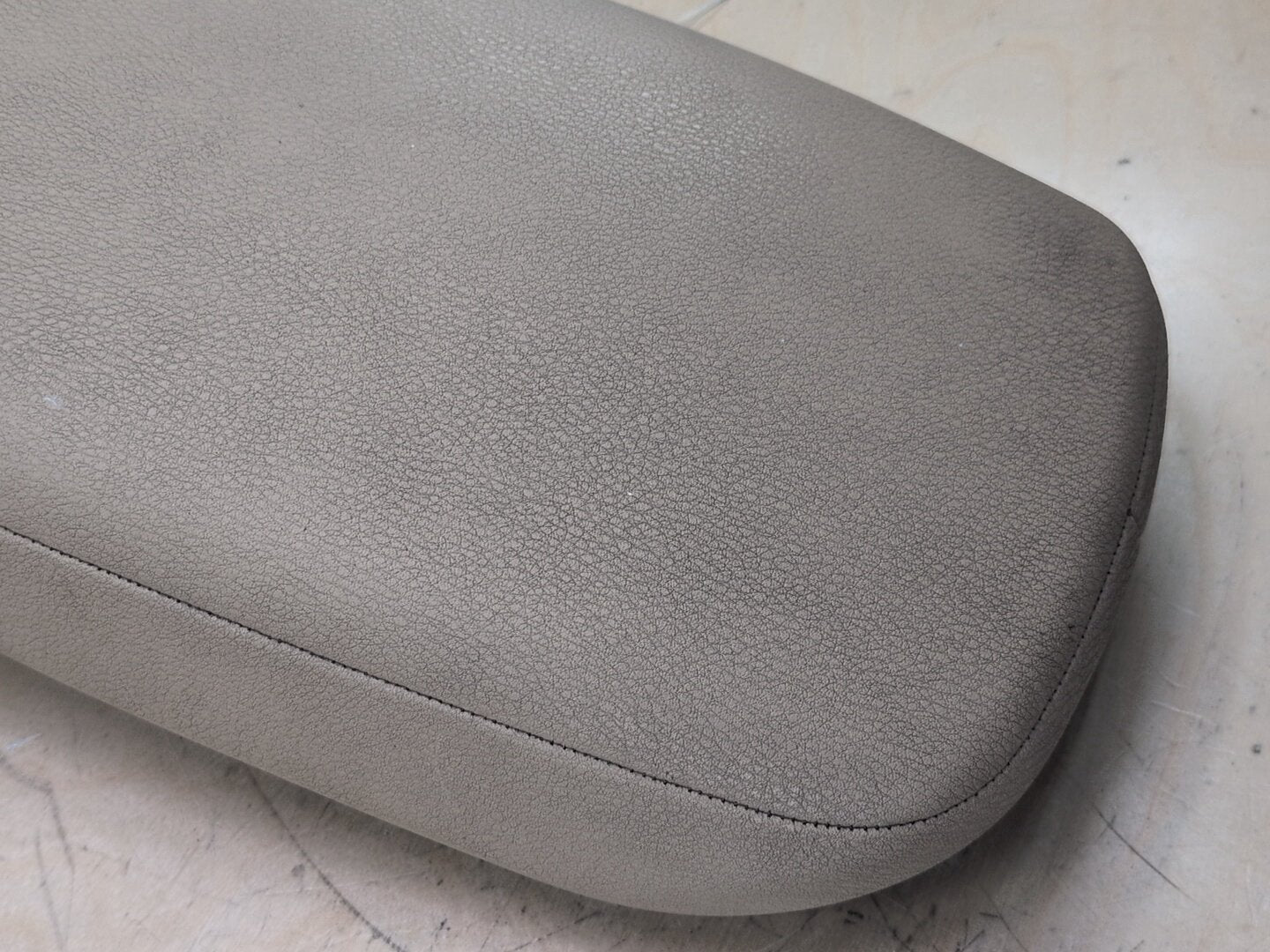 2011-2016 BMW X3 F25 Center Console Armrest Arm Rest 9216669