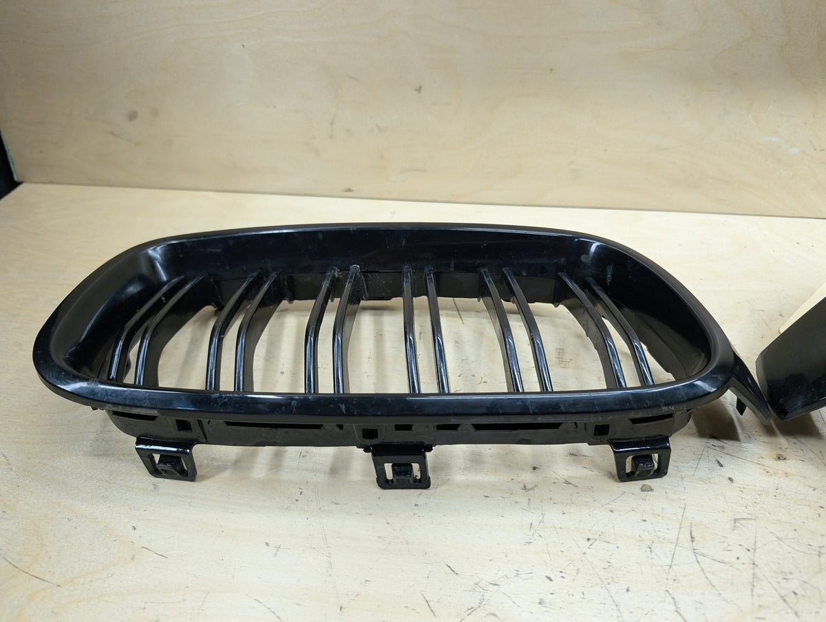 12-18 BMW 328i F30 Front Left Right Upper Bumper Cover Kidney Grilles SET OEM
