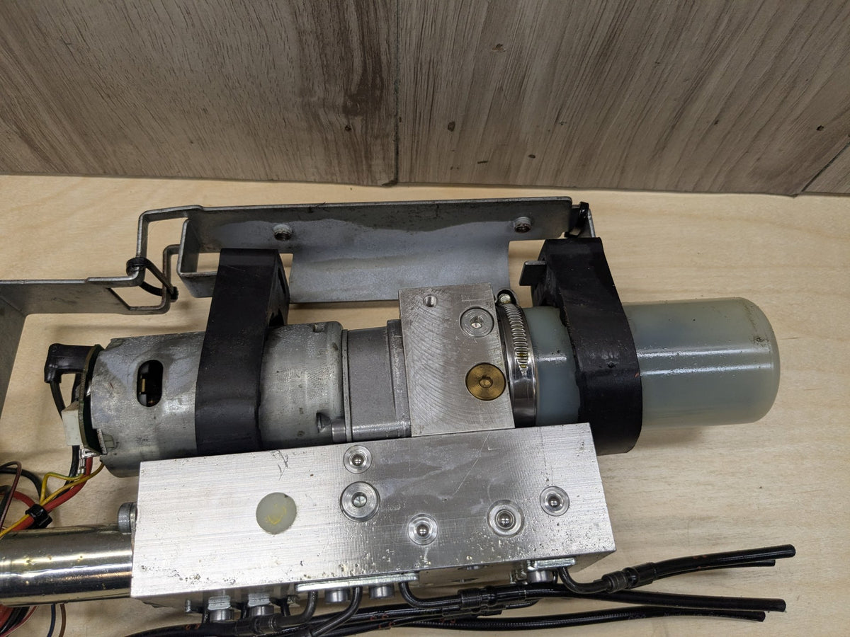 2009-2011 Mercedes-Benz SLK-Class R171 Convertible Pump Motor A1718000030 OEM